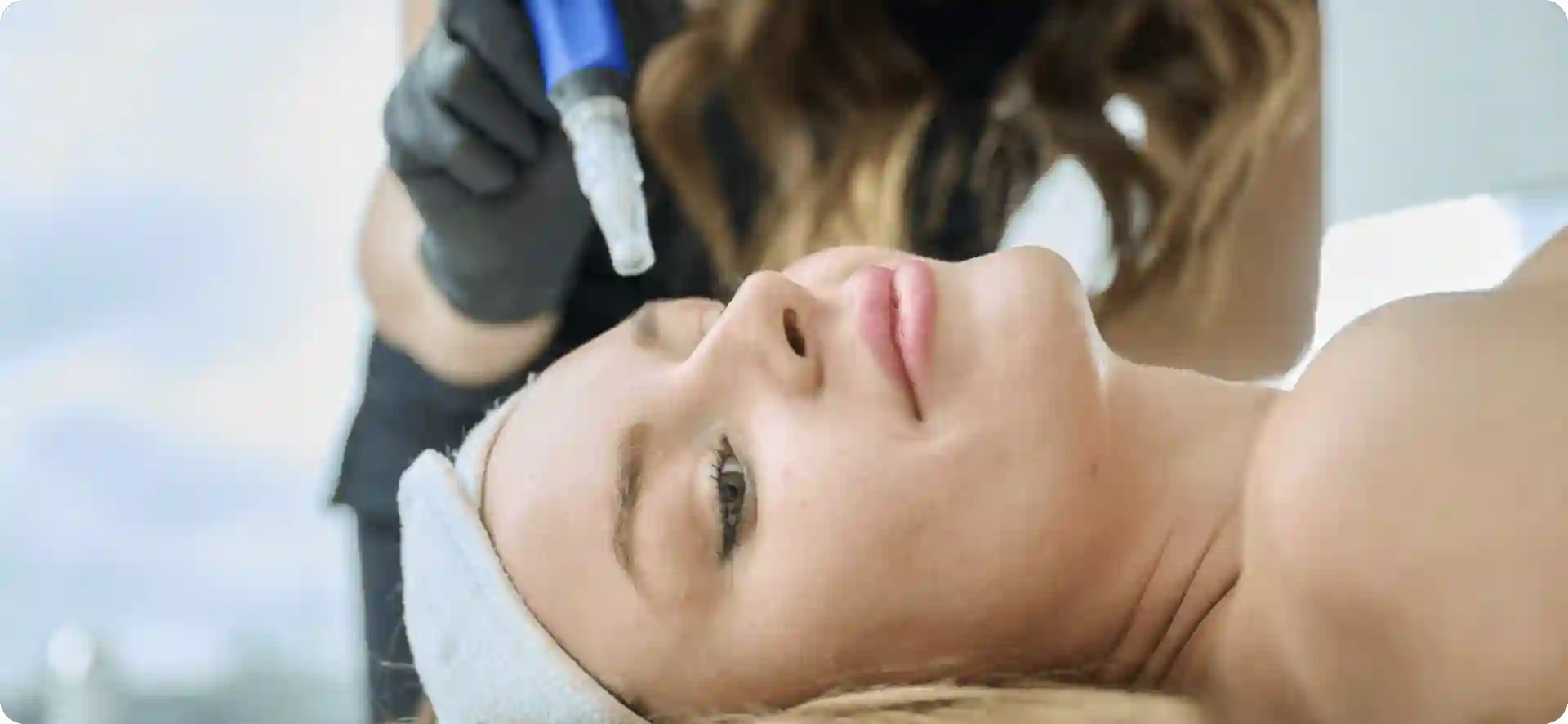 How Do Microneedles Trigger New Collagen and Elastin in Loose Skin Kingsbury?